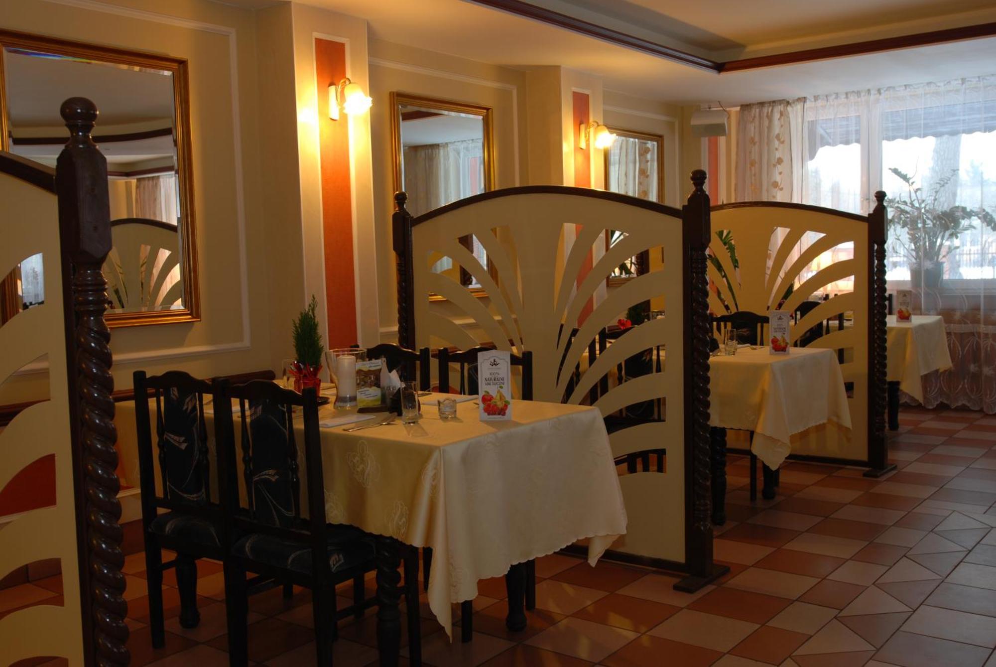 Hotel La-Musica Piaseczno  Bagian luar foto