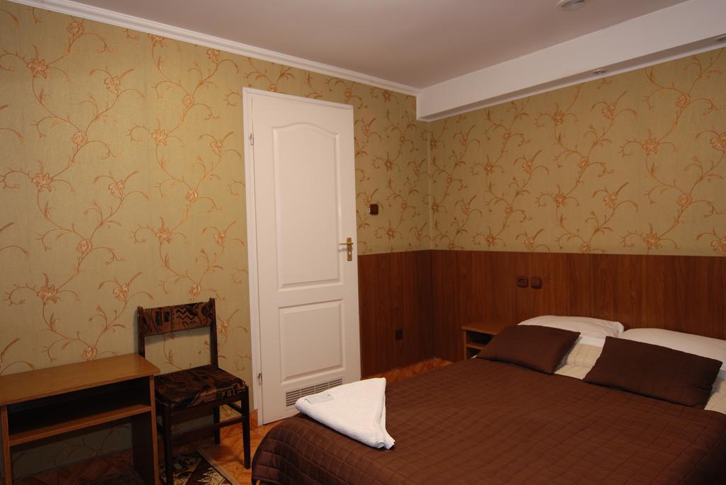 Hotel La-Musica Piaseczno  Bagian luar foto