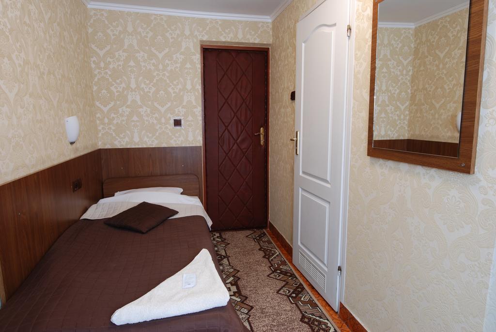 Hotel La-Musica Piaseczno  Bagian luar foto