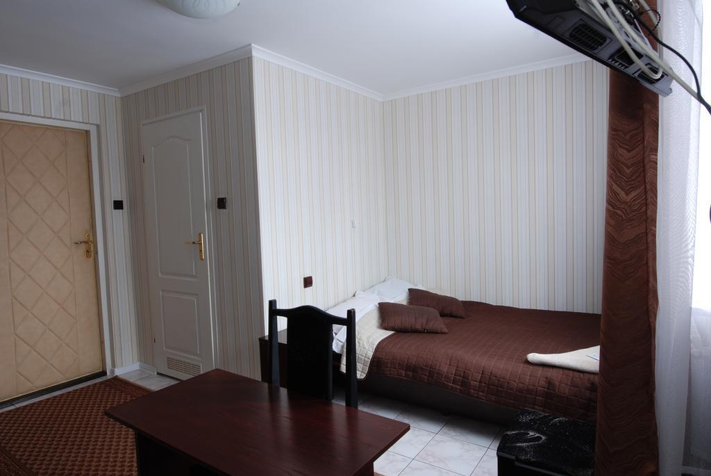 Hotel La-Musica Piaseczno  Bagian luar foto