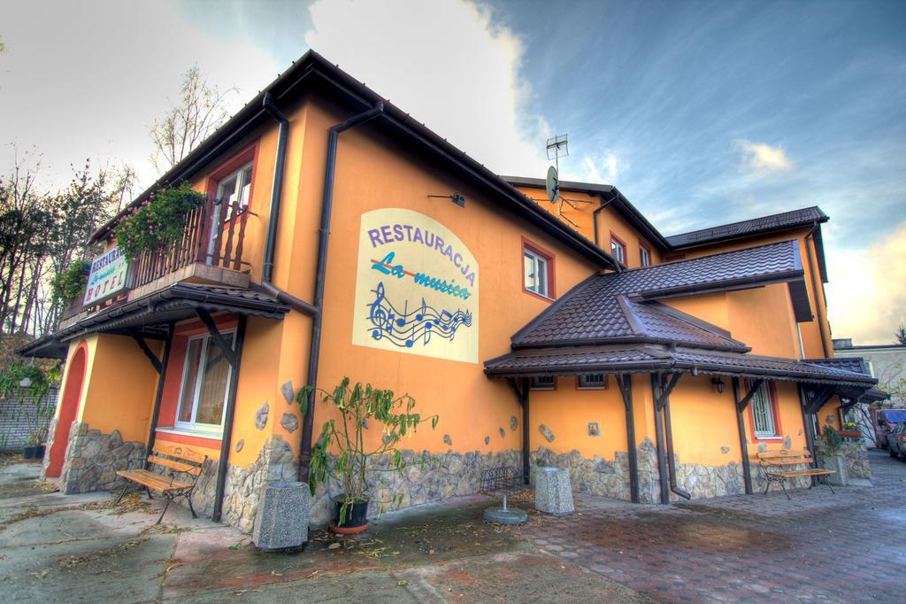 Hotel La-Musica Piaseczno  Bagian luar foto