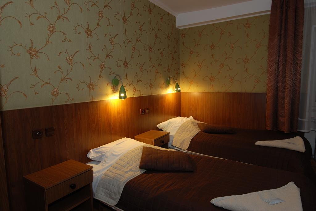 Hotel La-Musica Piaseczno  Bagian luar foto